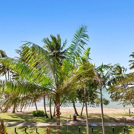 Alassio Beachfront Apartments Palm Cove Exteriör bild