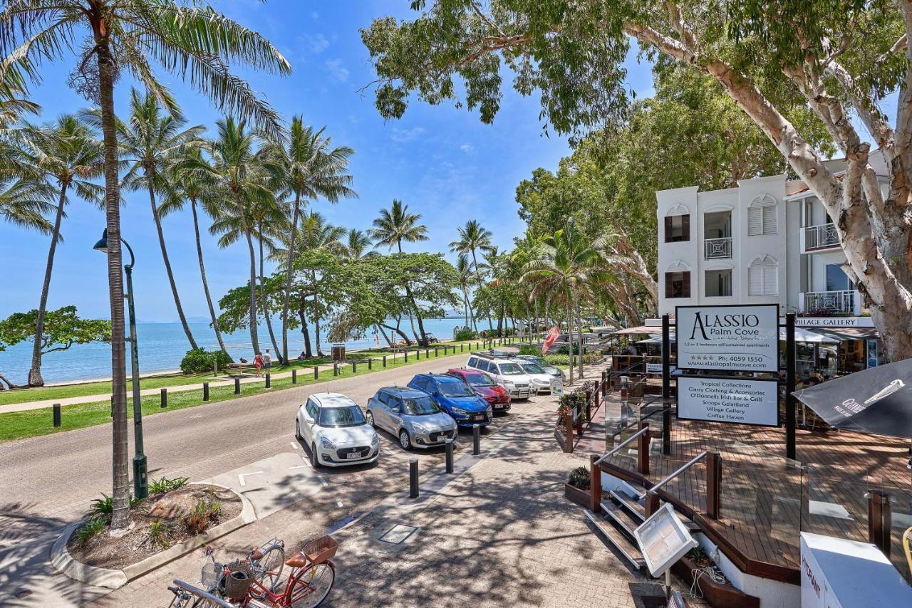 Alassio Beachfront Apartments Palm Cove Exteriör bild