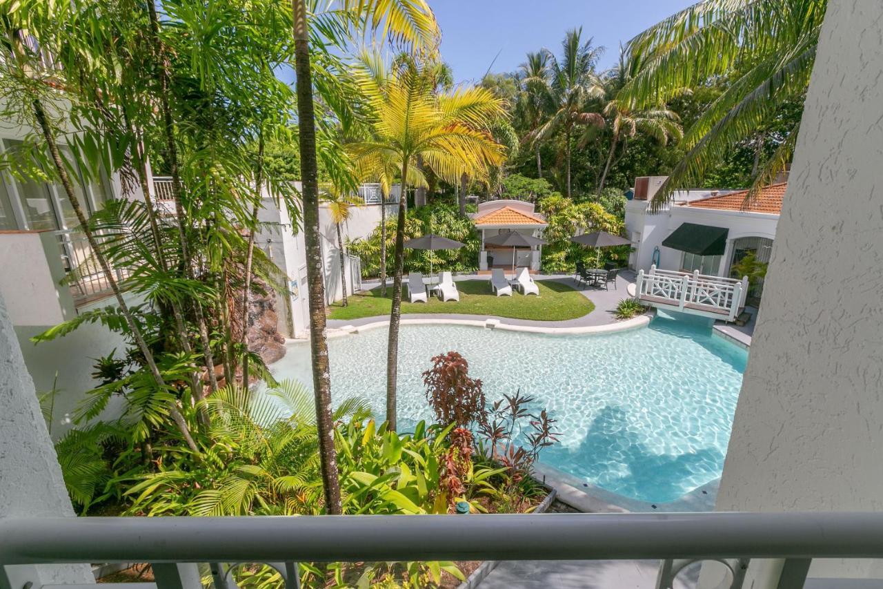 Alassio Beachfront Apartments Palm Cove Exteriör bild