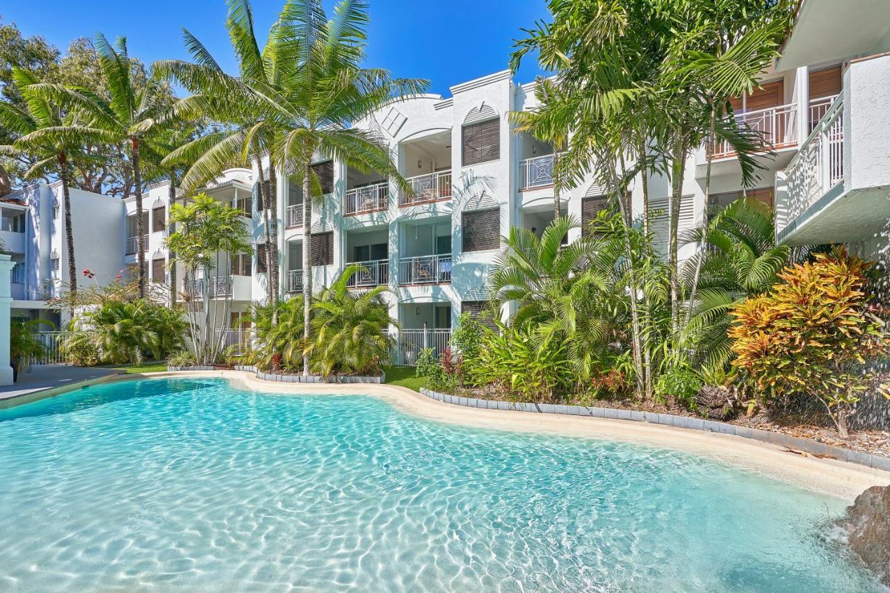 Alassio Beachfront Apartments Palm Cove Exteriör bild