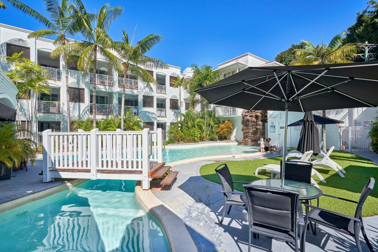 Alassio Beachfront Apartments Palm Cove Exteriör bild