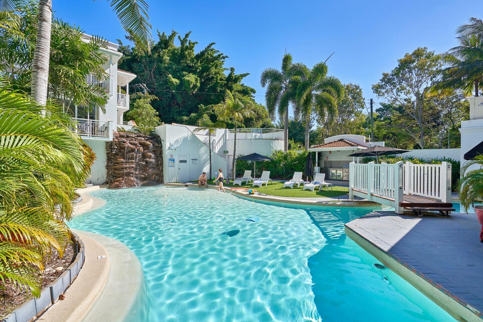 Alassio Beachfront Apartments Palm Cove Exteriör bild