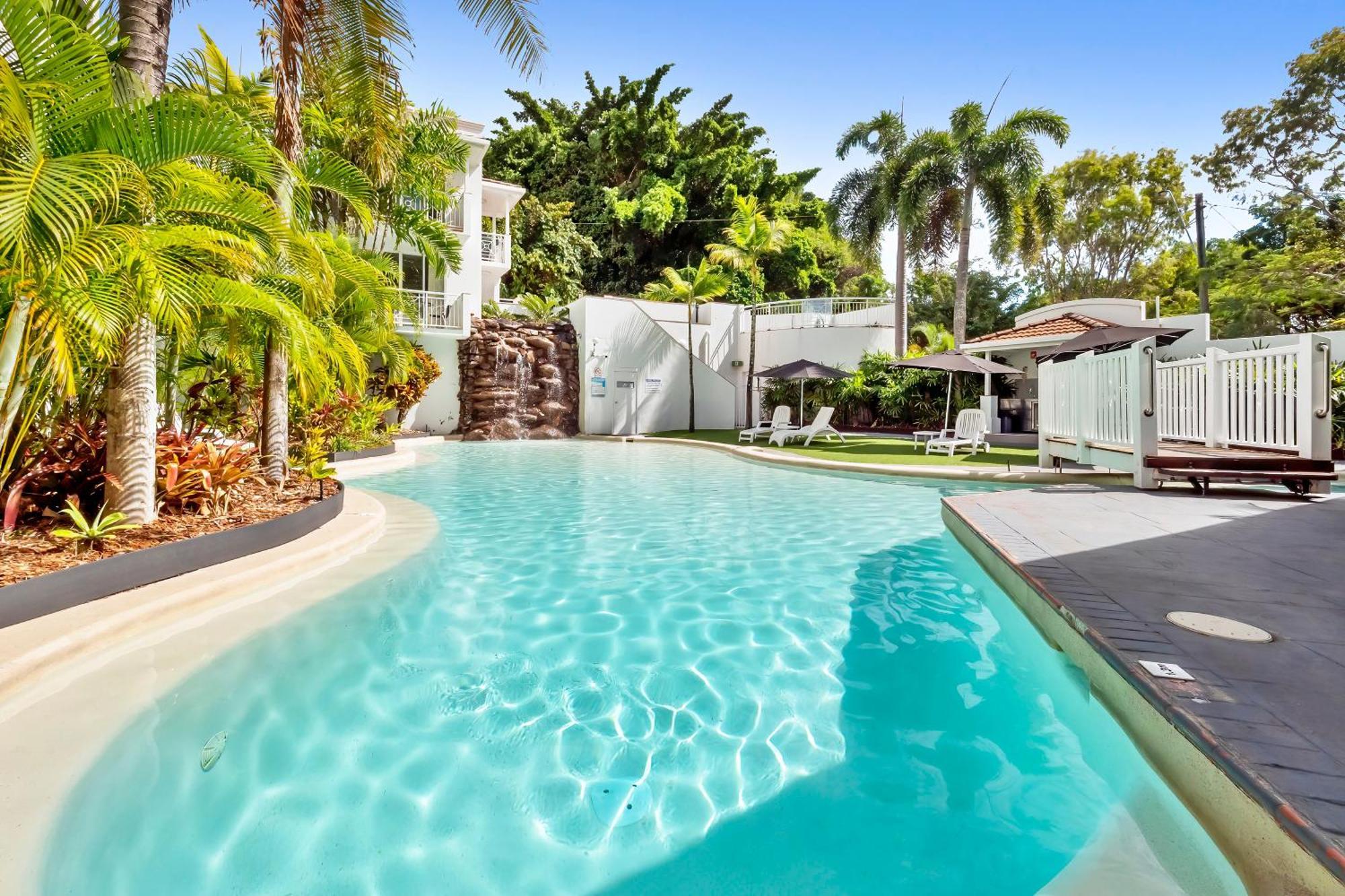 Alassio Beachfront Apartments Palm Cove Exteriör bild